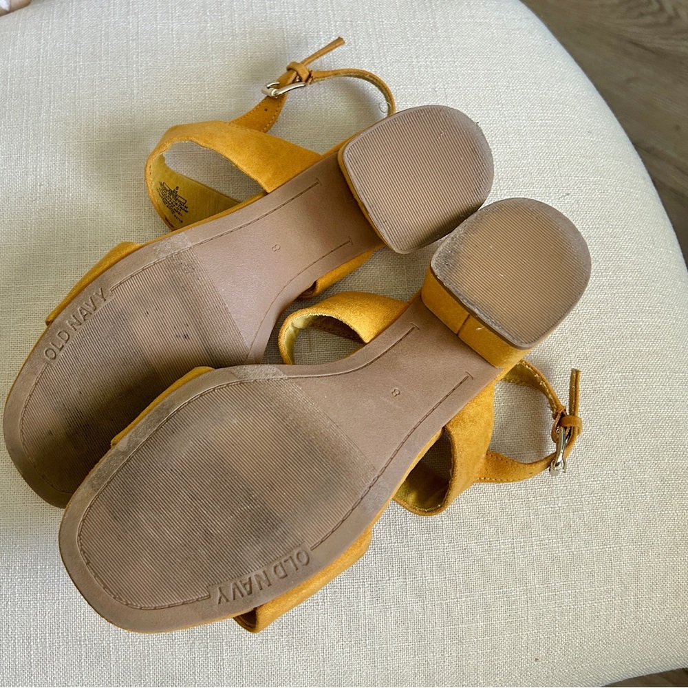Old Navy Chunky Block Mustard Yellow Strap Heels Size 8 - Picture 5 of 6